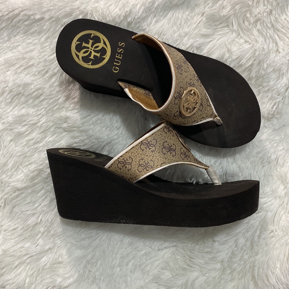Guess wedges